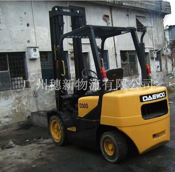仓库叉车Warehouse forklift